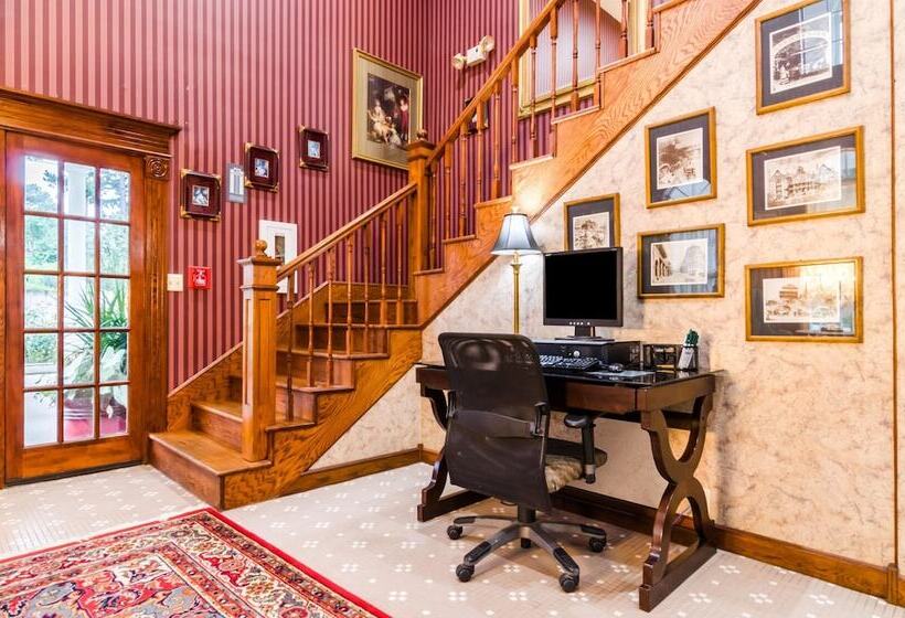 هتل Quality Inn Eureka Springs South