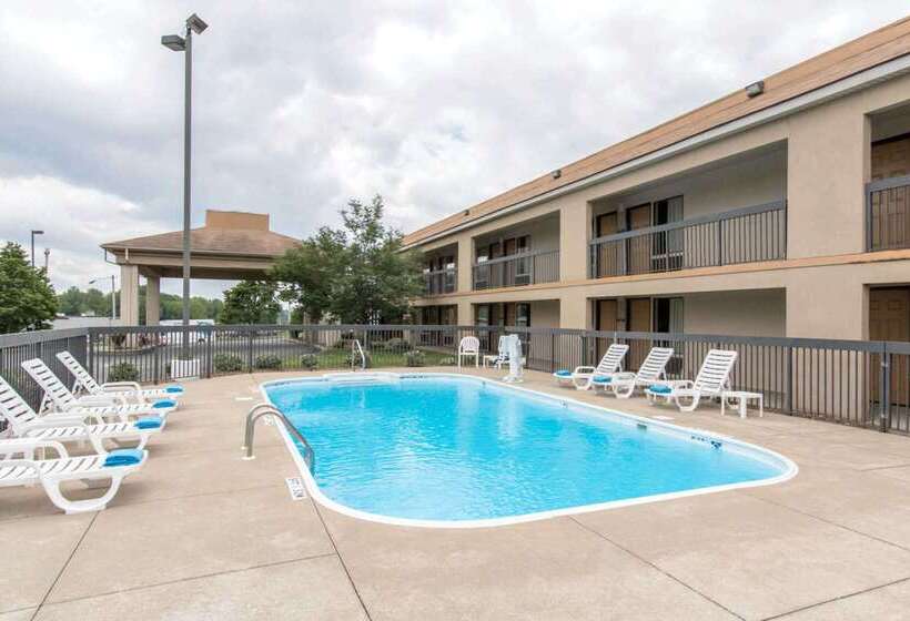 בית מלון כפרי Quality Inn