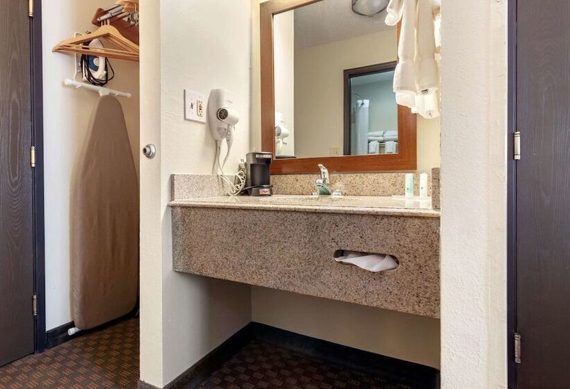 فندق Quality Inn Hays I70