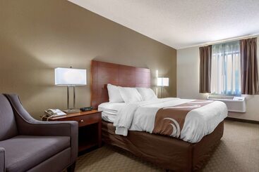 هتل Quality Inn Hays I70