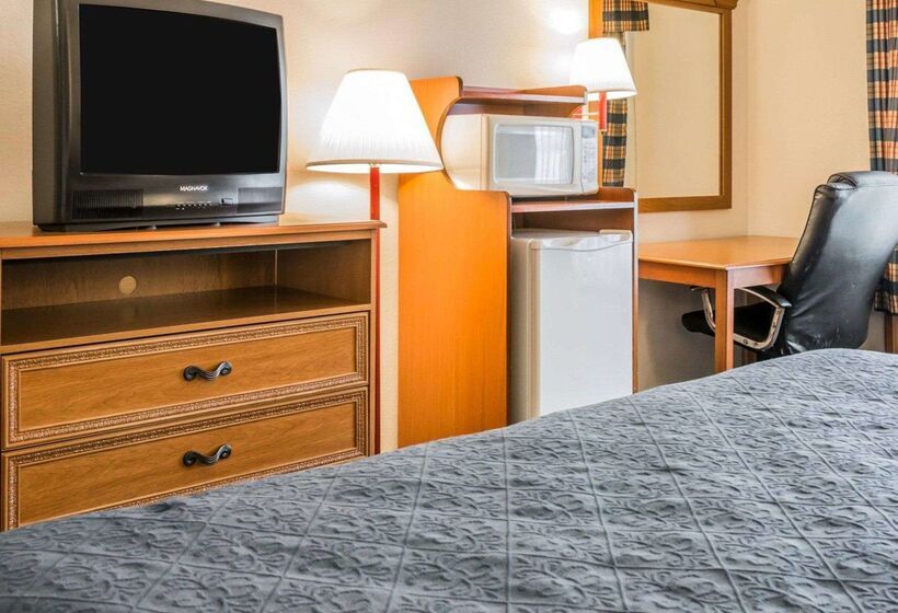 هتل Quality Inn I94 Near Wings Stadium