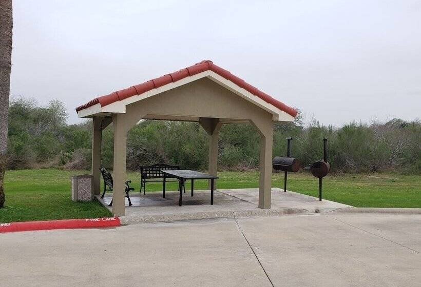 هتل Quality Inn Kingsville Hwy 77