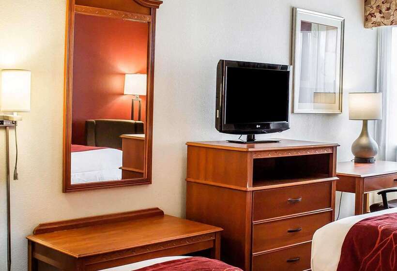 호텔 Quality Inn