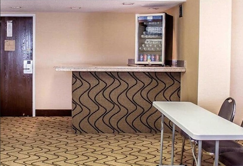 호텔 Quality Inn
