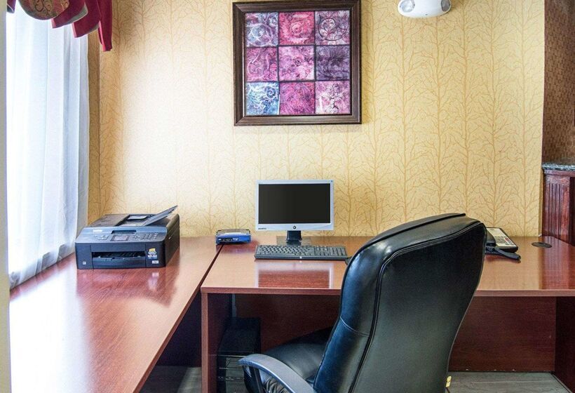هتل Quality Inn