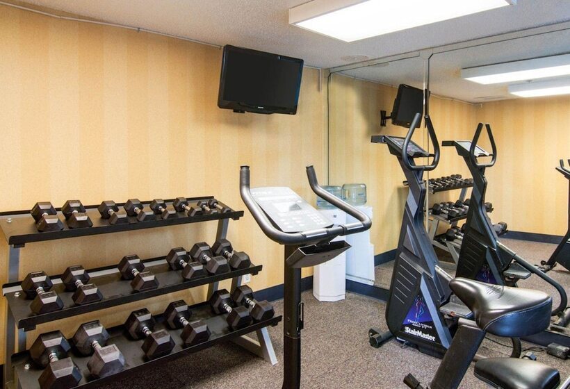 هتل Quality Inn