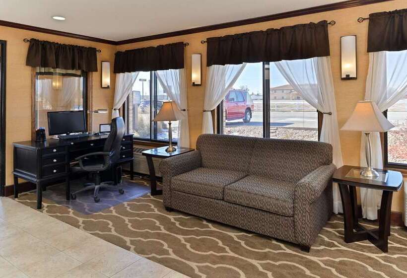 هتل Quality Inn