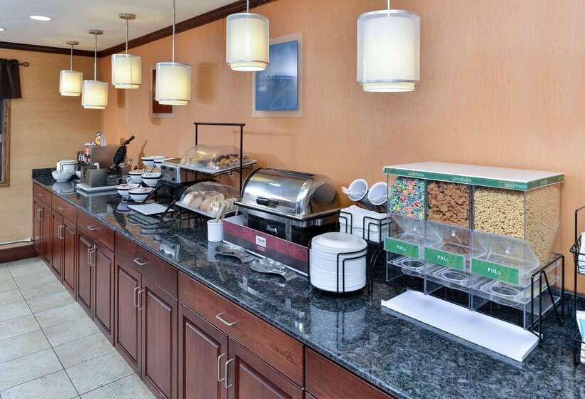 هتل Quality Inn