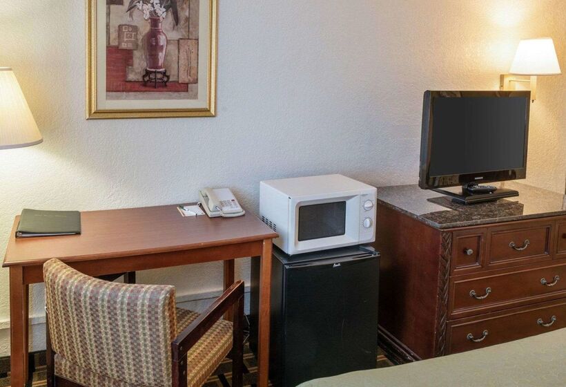 호텔 Quality Inn