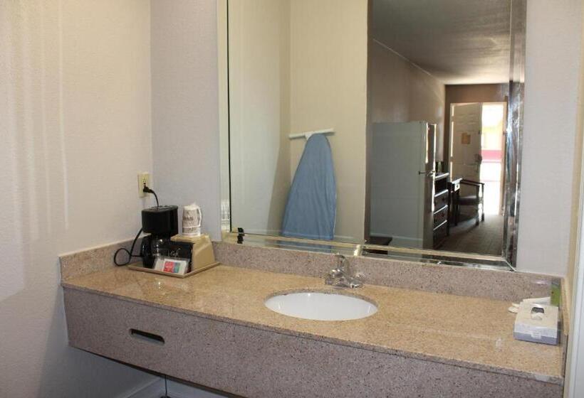 בית מלון כפרי Quality Inn & Suites Port Arthur  Nederland