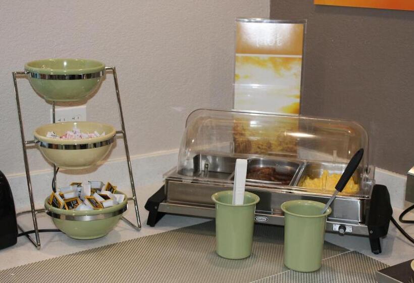 בית מלון כפרי Quality Inn & Suites Port Arthur  Nederland