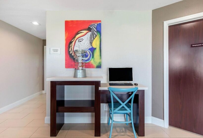 בית מלון כפרי Quality Inn & Suites Port Arthur  Nederland