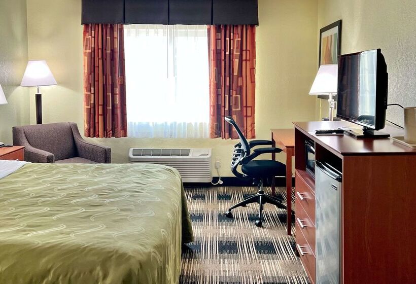 هتل Quality Inn & Suites Wisconsin Dells Downtown   Waterparks Area