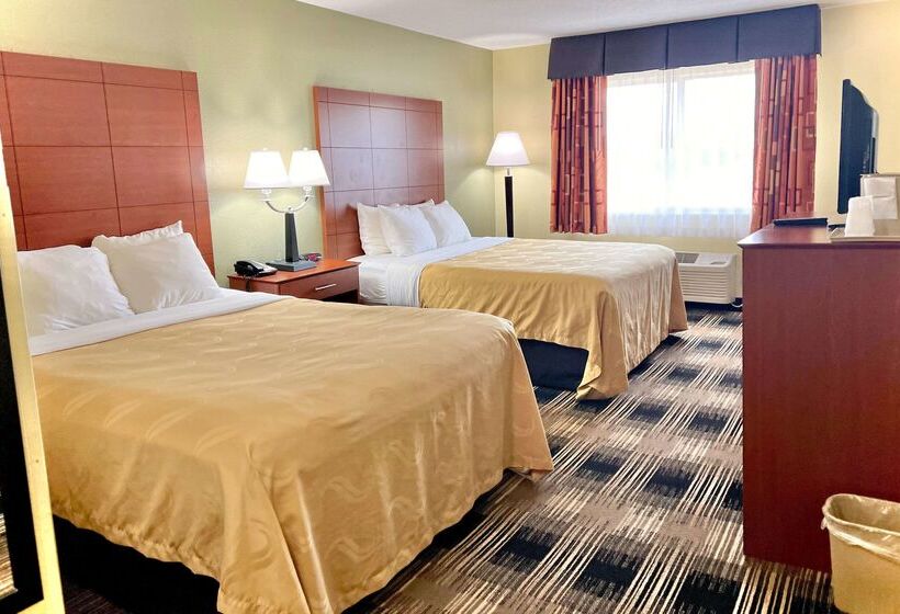 هتل Quality Inn & Suites Wisconsin Dells Downtown   Waterparks Area