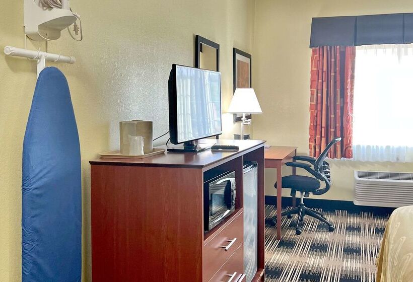 هتل Quality Inn & Suites Wisconsin Dells Downtown   Waterparks Area