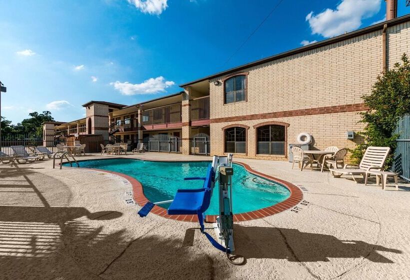 فندق Quality Inn University Near Downtown