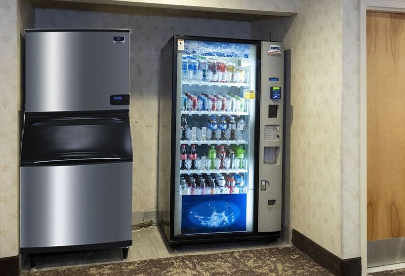 בית מלון כפרי Red Roof Inn Clifton Park