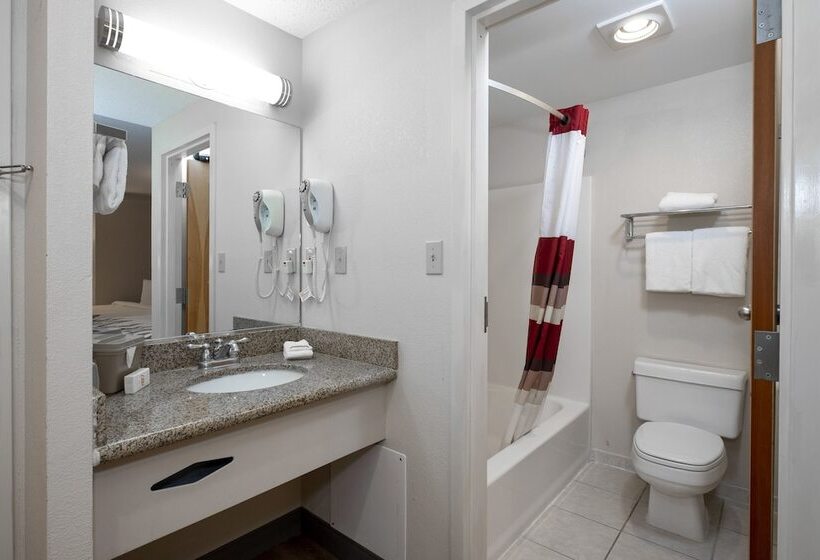 בית מלון כפרי Red Roof Inn Clifton Park