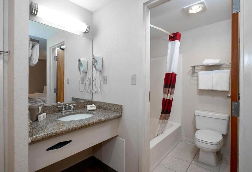 בית מלון כפרי Red Roof Inn Clifton Park