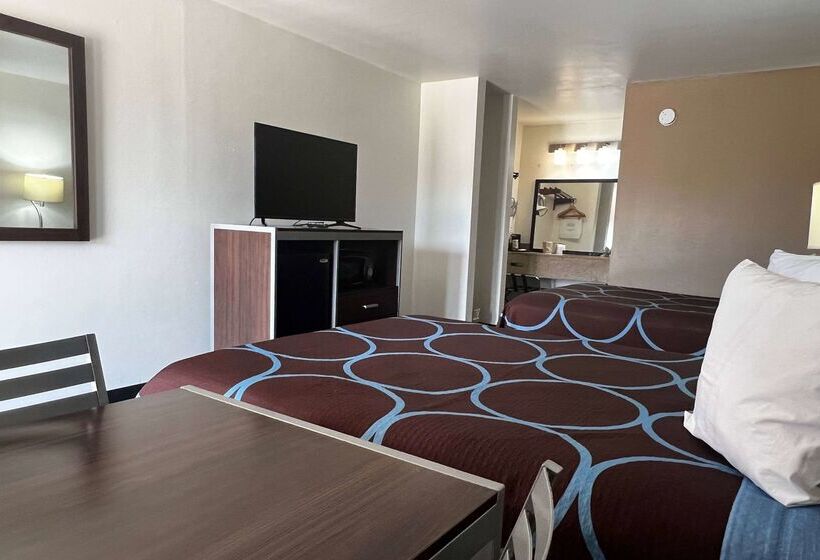 فندق Super 8 By Wyndham Slidell