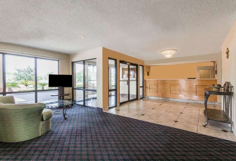 Hotel Super 8 By Wyndham Slidell