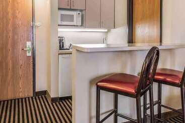 هتل Wingate By Wyndham Pittsburgh West Mifflin