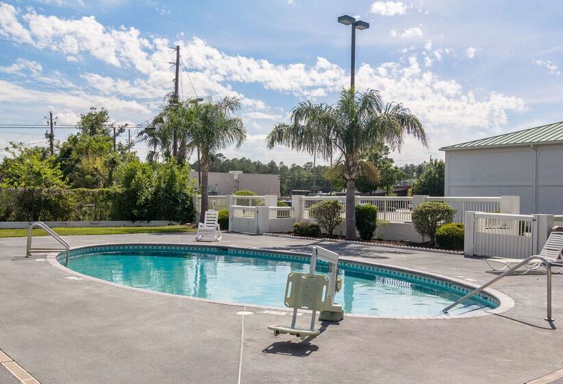 Motel 6 Waycross