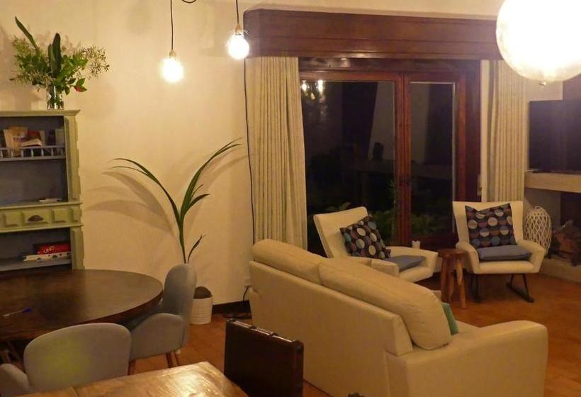 ユースホステル Porto Beach Lodge