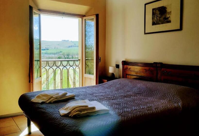 هتل Agriturismo Contea Di Val D'amone