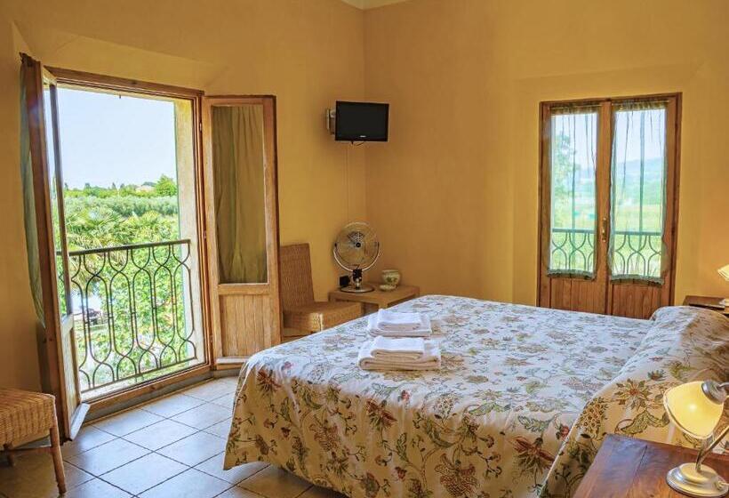هتل Agriturismo Contea Di Val D'amone