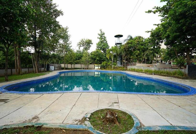 בית מלון כפרי Oyo 903 Kampoeng Kita