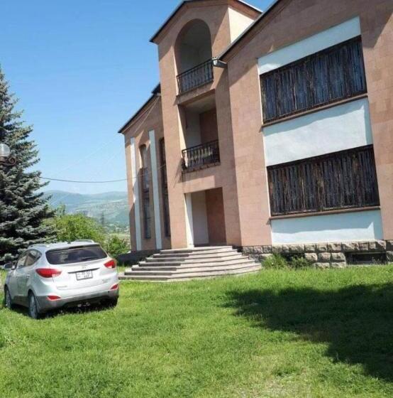 هاستل Luse Guest House