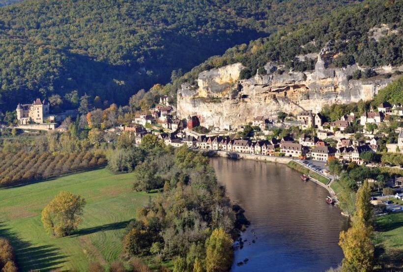 مبيت وإفطار Auberge Des Platanes