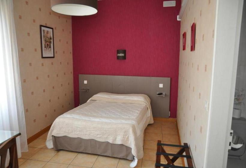 مبيت وإفطار Auberge Des Platanes