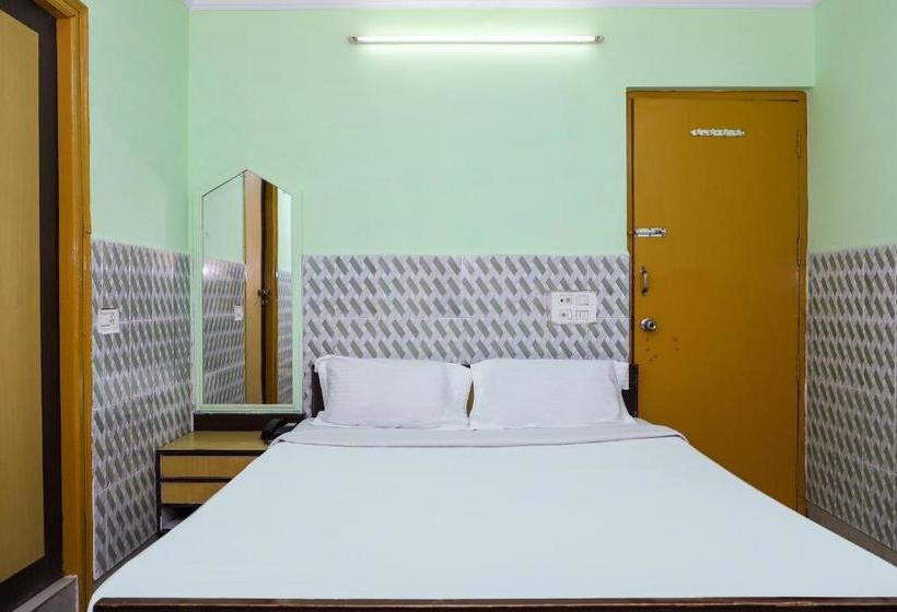 Отель Spot On 38040 Nand Palace
