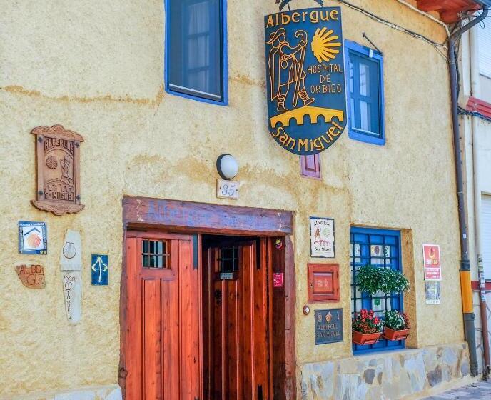 Albergue San Miguel   Sólo Para Peregrinos