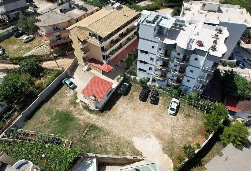 هتل Esmerald Ksamil