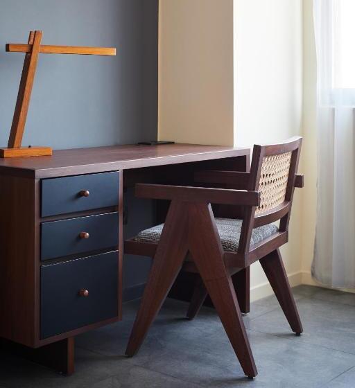 هتل Isoras Cikarang