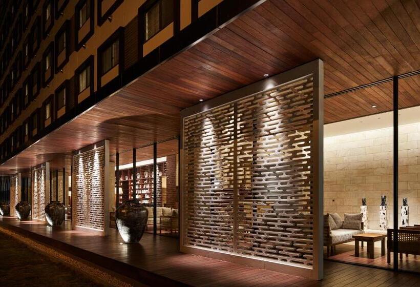 هتل Isoras Cikarang