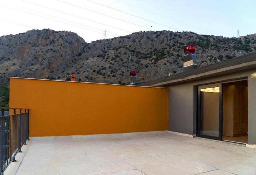 Mene Suites