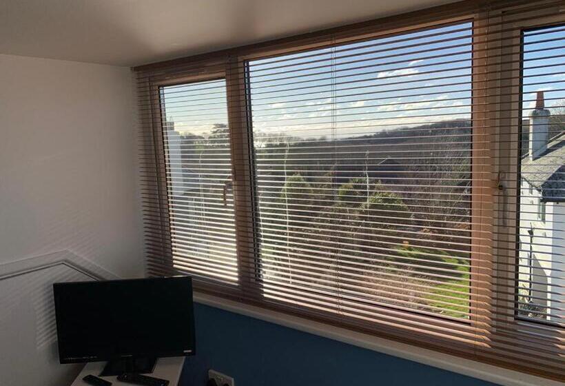 مبيت وإفطار Trethewey Guest House