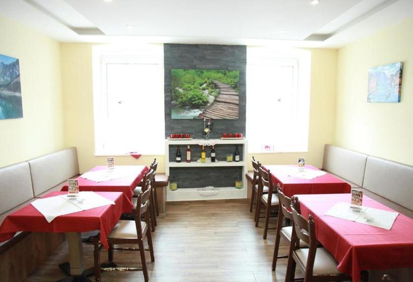 ホテル Pension Stadt Grein