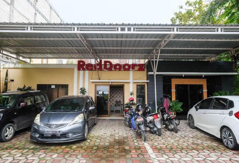 پانسیون Reddoorz Syariah @ Colomadu 2