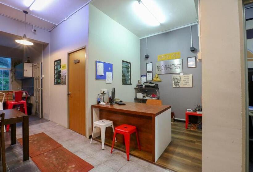 پانسیون Spot On 89751 Bed Station Guest House   Hostel