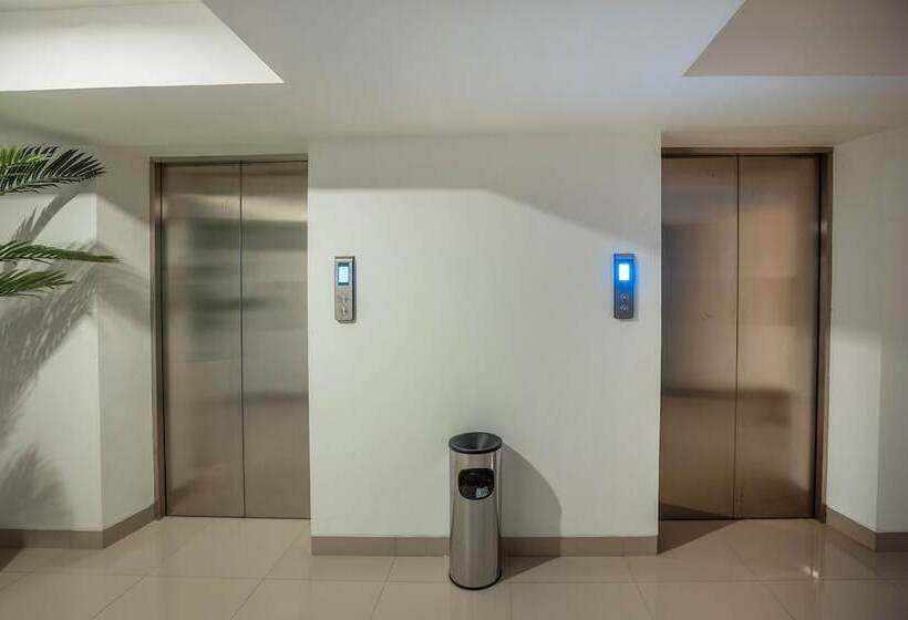 هتل Flagship 728 Baileys Apartment