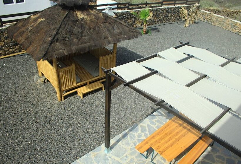 تختخواب و صبحانه Maar House Lajares