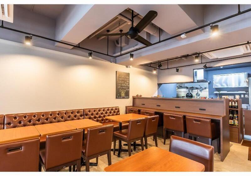هتل Yenns Marina Inn Mercy