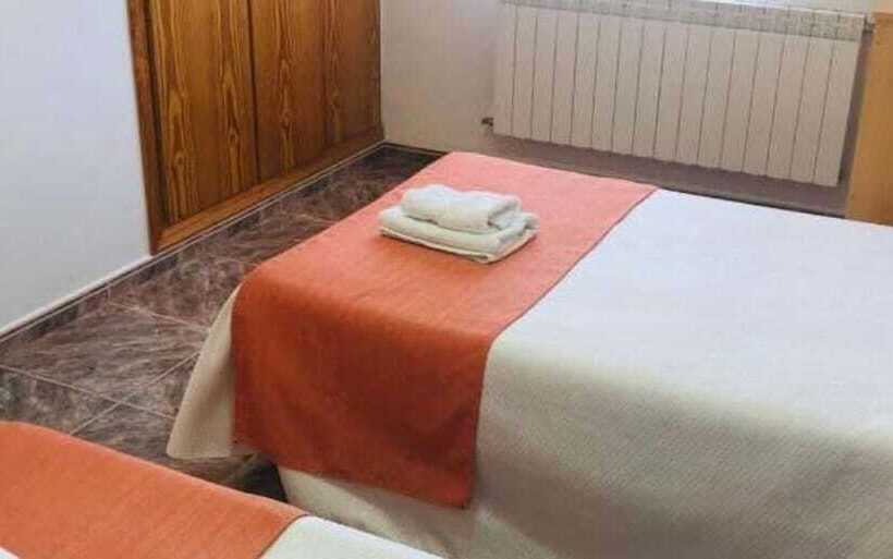 پانسیون Hostal Restaurante Taibilla