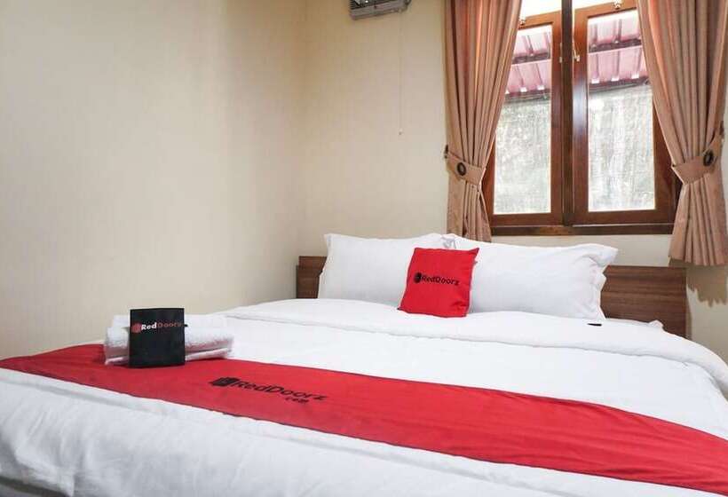 Пансион Reddoorz Syariah Near Exit Tol Malang