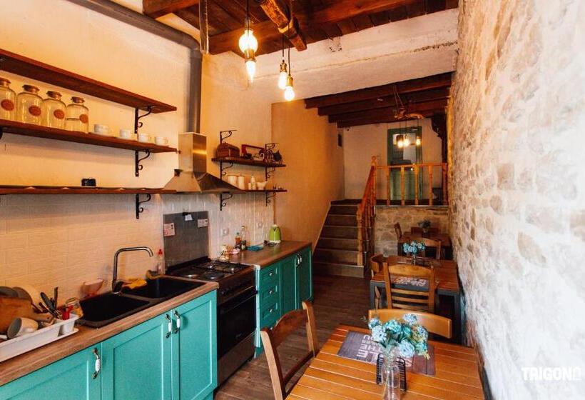 Trigona Hostel